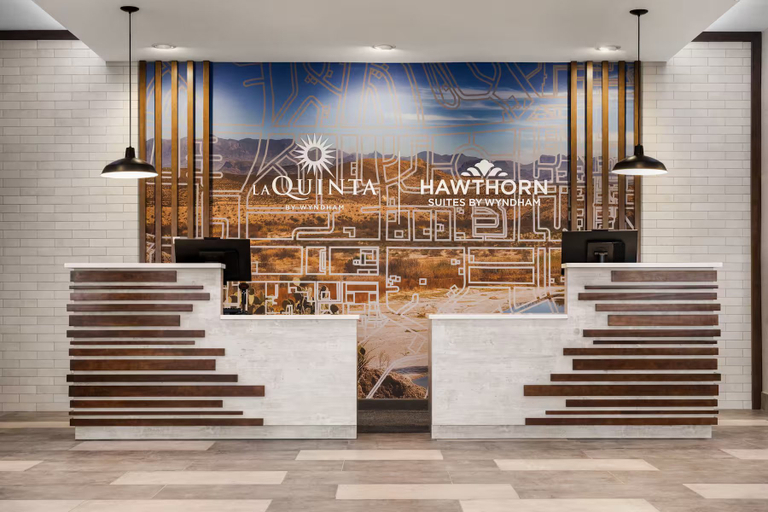 Public Area 2, La Quinta Inn & Suites by Wyndham Del Rio, Val Verde
