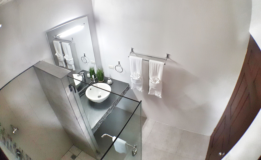 Bathroom 4, Yellow Tree Suites, San Carlos