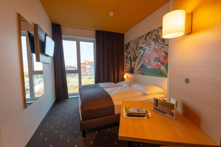 Bedroom 3, B&B Hotel Bremen-Überseestadt, Bremen