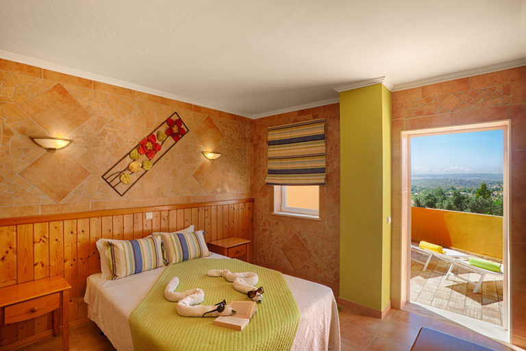 Bedroom 4, Montinho de Ouro, Lagos