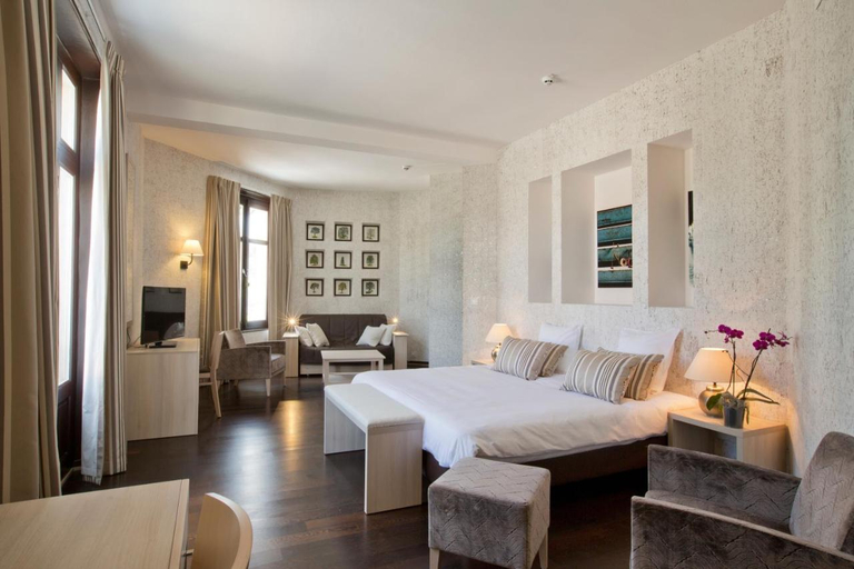 Bedroom 3, Logis residence hoteliere les loges du parc, Vienne