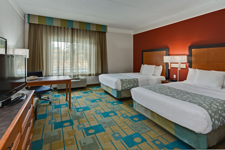 Bedroom 3, La Quinta Inn and Suites USF - Busch Gardens, Hillsborough
