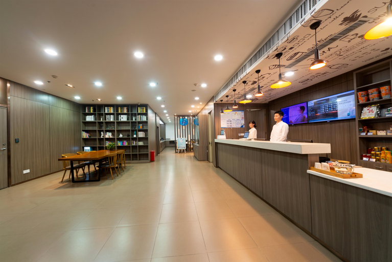 Food & Drinks 4, Hanting Hotel Zhengzhou Shangding Road, Zhengzhou