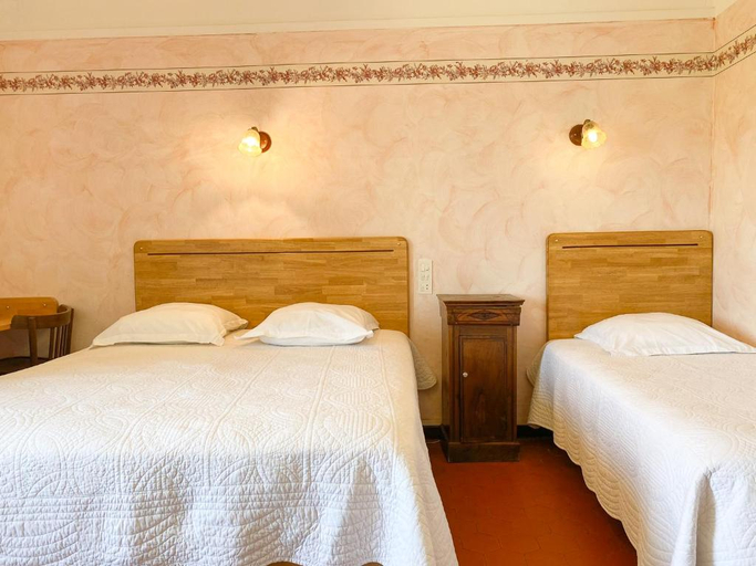 Bedroom 2, Logis Grand Hotel Bain, Var