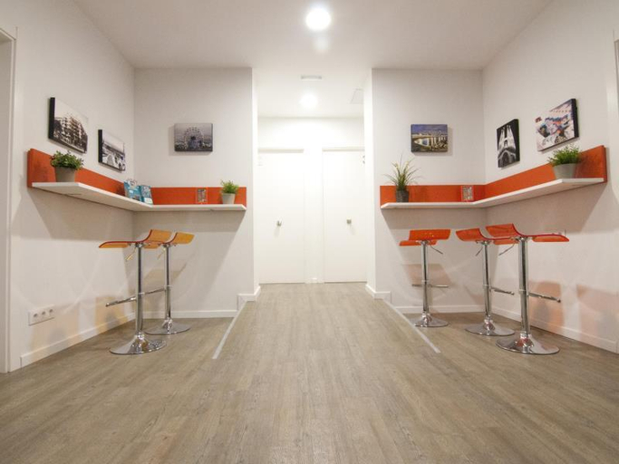 Reception 5, Hostal Live Barcelona 2, Barcelona
