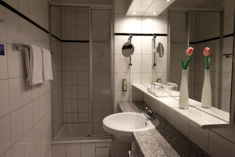 Bathroom 4, Hotel An der Gruga, Essen