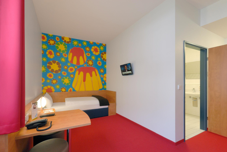 Bedroom 3, B&B Hotel Bielefeld-City, Bielefeld