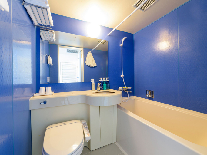 Bathroom 23
