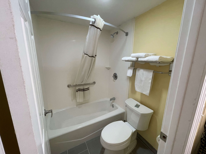 Bathroom 4, SureStay Plus Hotel by Best Western Odessa, Ector
