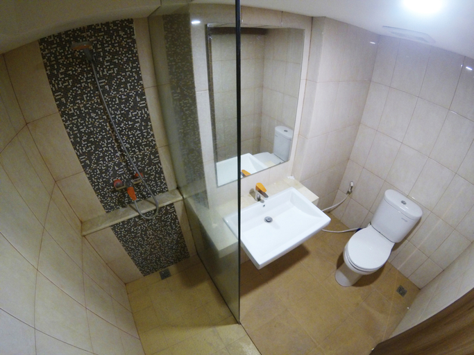Bathroom 5, Student Park 307 by We Stay, Sleman