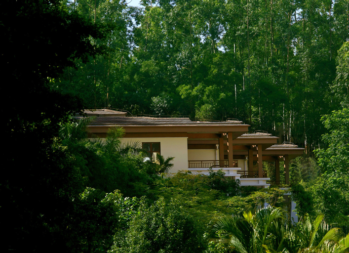 Exterior 4