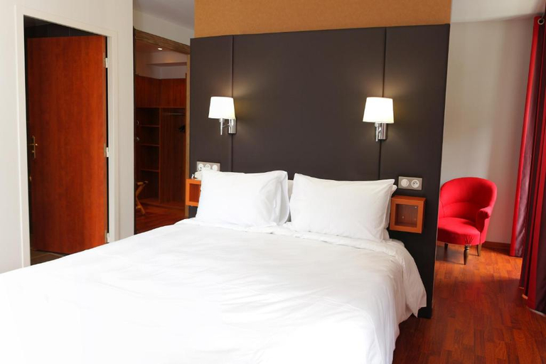 Bedroom 3, Logis Hotel La Breche De Roland, Hautes-Pyrénées