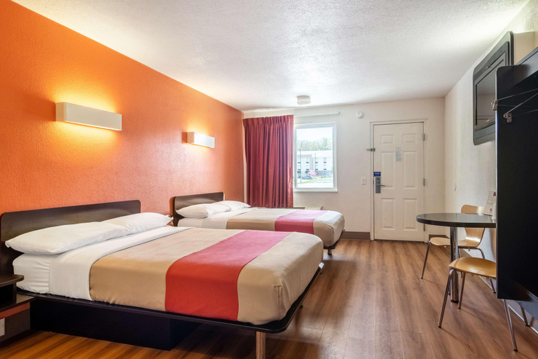 Bedroom 3, Motel 6 Youngstown, Oh GA, Trumbull