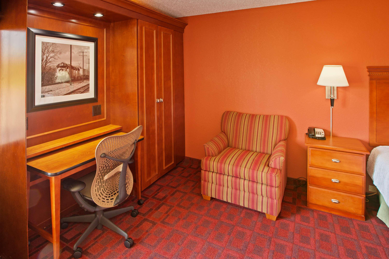Bedroom 3, Hampton Inn Joliet - I-55, Will