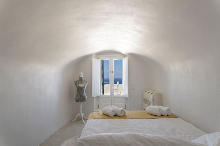 Bedroom 4, Oia Mansion, South Aegean