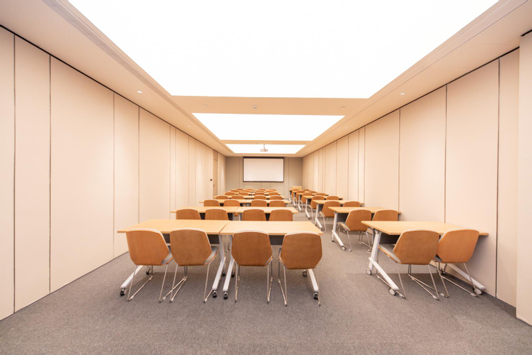 Business Facilities 10