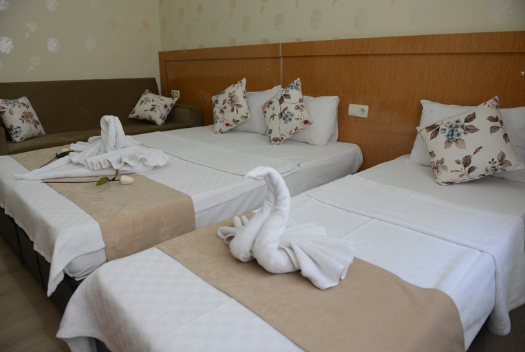 Bedroom 2, Doyuranlar Ata Hotel, Eceabat