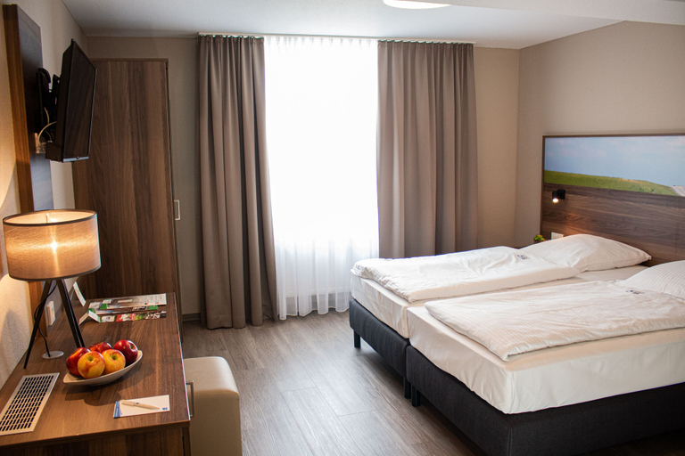 Bedroom 4, Hotel Dampfmuhle, Wesel