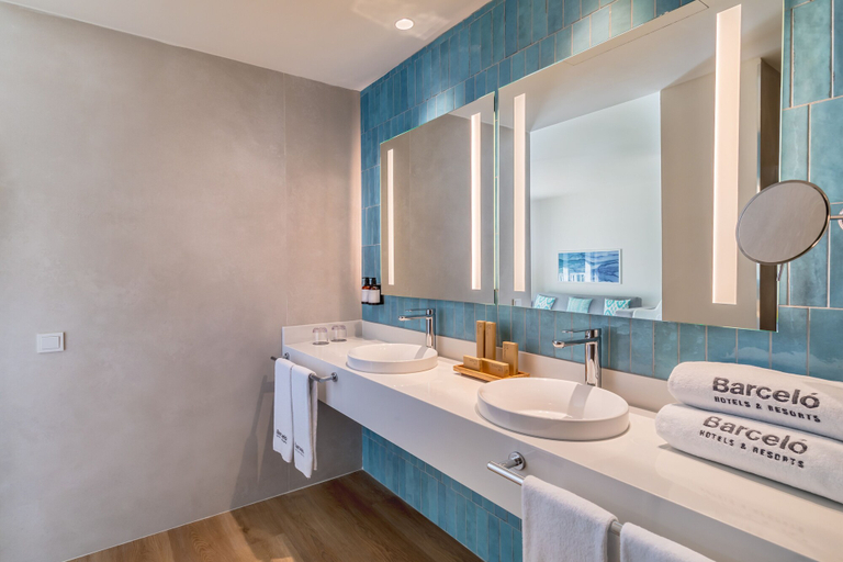 Bathroom 5, Barcelo Ponent Beach, Baleares