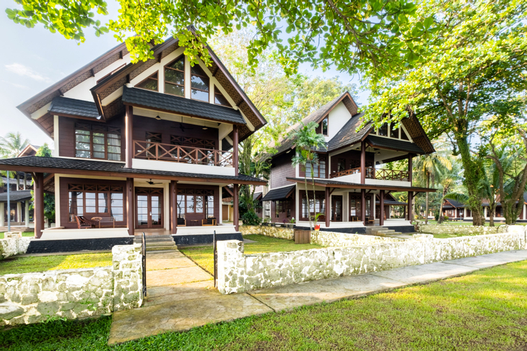 Exterior & Views 28