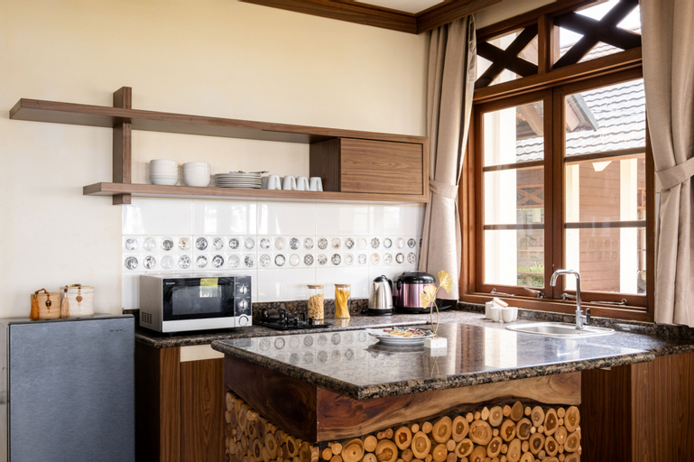 Dining Room 25
