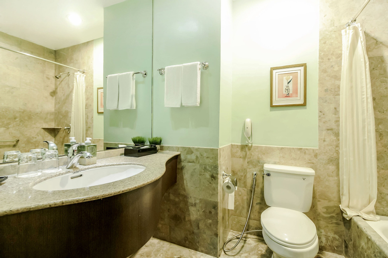 Bathroom 15