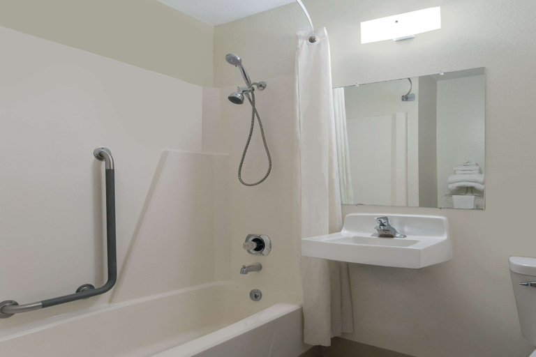 Bathroom 4, Super 8 By Wyndham Wisconsin Dells, Sauk