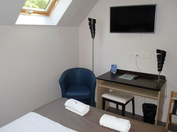 Bedroom 13