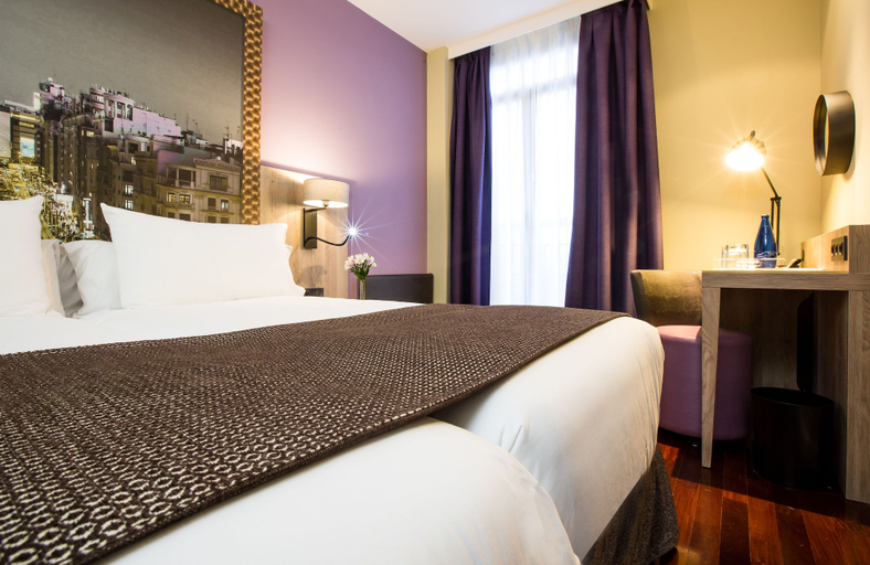 Bedroom 3, Leonardo Hotel Madrid City Center, Madrid
