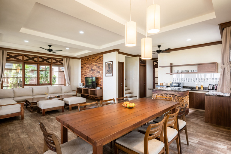 Dining Room 26