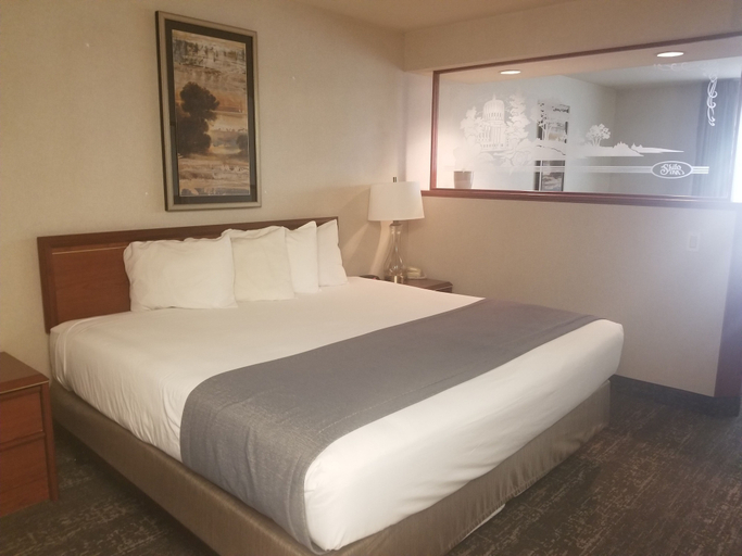 Bedroom 3, Shilo Inn Suites Salem, Marion