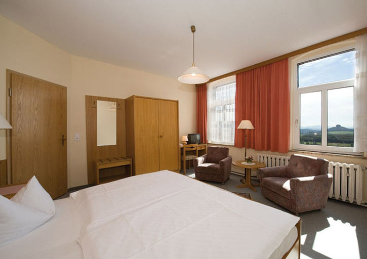 Bedroom 3, Panoramahotel Wolfsberg, Sächsische Schweiz-Osterzgebirge