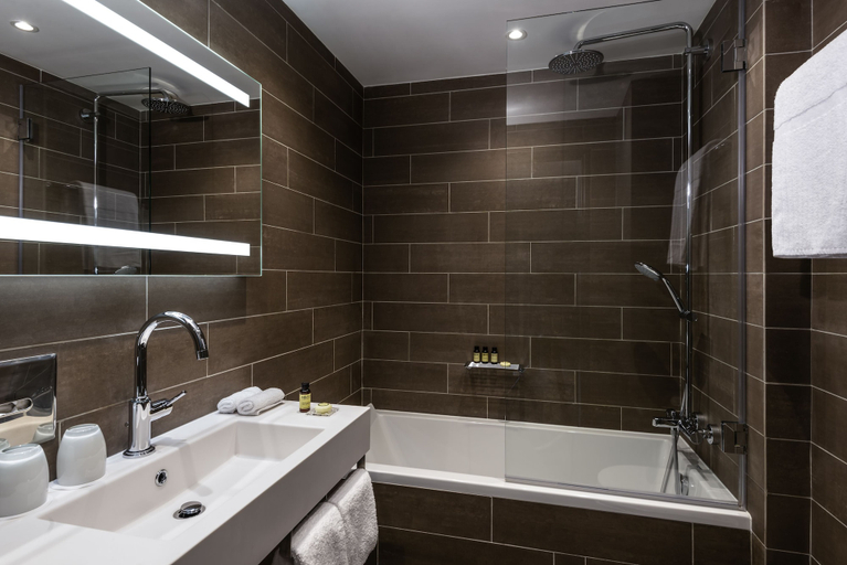 Bathroom 4, Pullman Paris Eiffel Tower, Paris