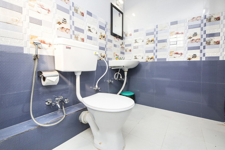 Bathroom 3, Fabhotel Kolkata Residency, North 24 Parganas