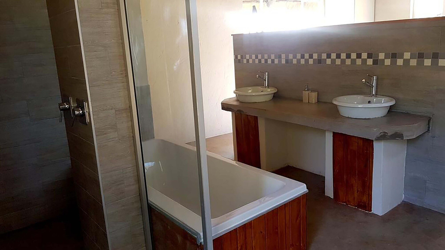 Bathroom 4, Rocky Hollow Guest Farm, City of Tshwane