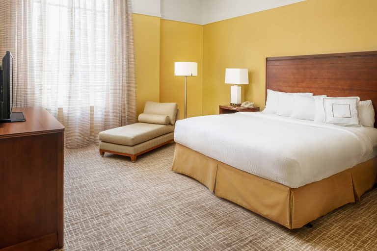 Bedroom 3, Courtyard by Marriott Houston Downtown/Convention Center, Houston