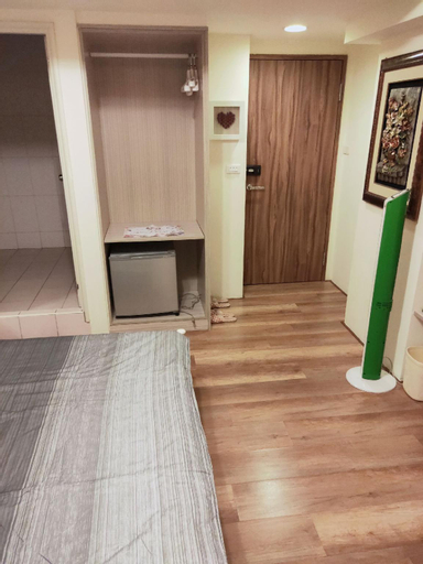 S Self Check-in Daily Disinfection/Independent Balcony Suite/3 Minutes Walk to Guohua Street/Kong Temple 3 Minutes. Garden Night Market 10 Minutes by Car, Tainan