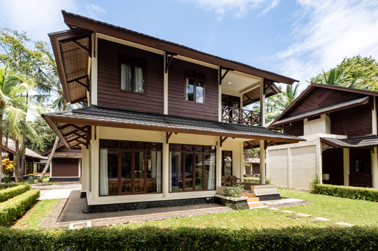 Exterior & Views 22