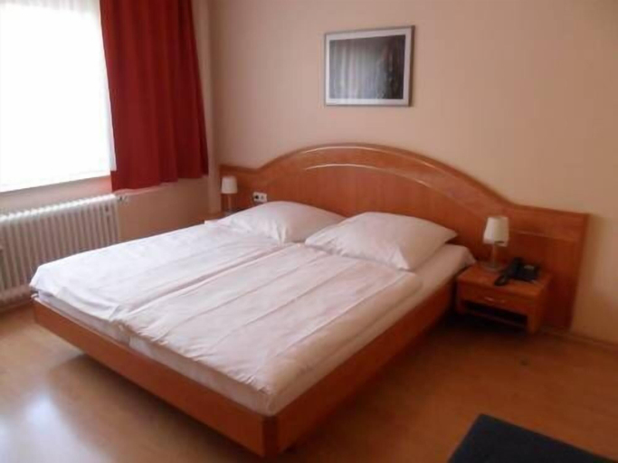 Bedroom 5, Europa, Pforzheim
