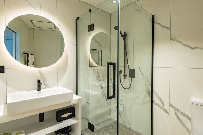 Bathroom 4