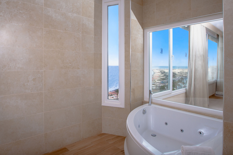 Bathroom 5, HL Suitehotel Playa del Inglés, Las Palmas