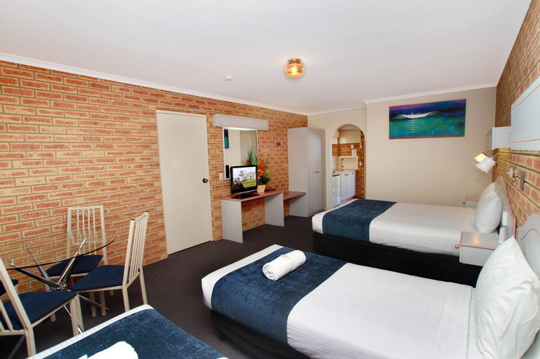 Bedroom 13