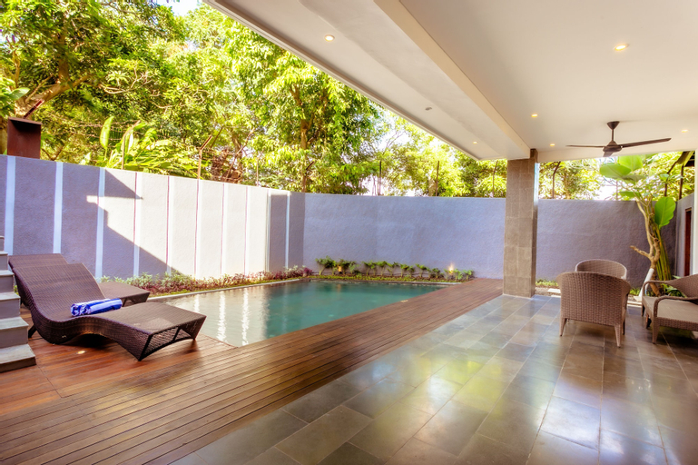 Swimming Pool 28