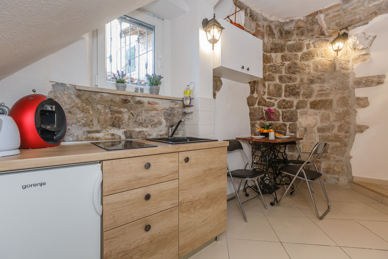Others 5, Villa Spaladium, Split
