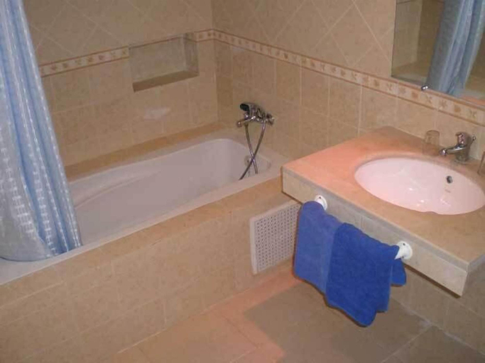 Bathroom 4, Hotel Les Palmiers Beach Holiday Village, Monastir