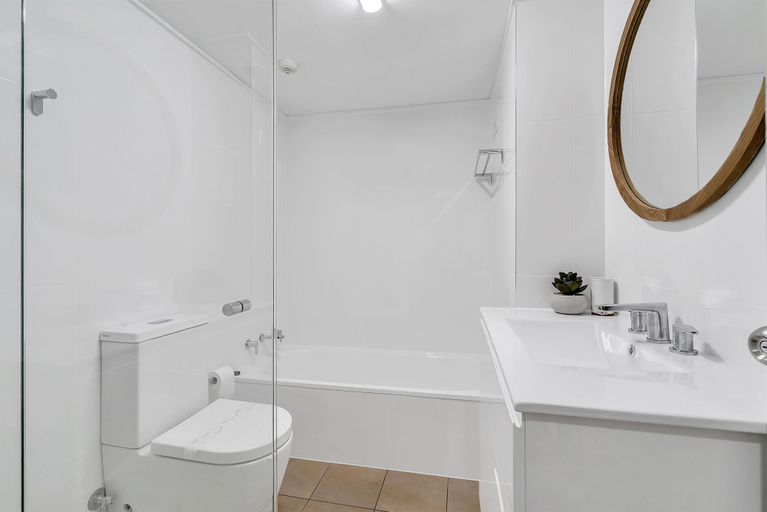 Bathroom 5, Tradewinds Apartments, Coffs Harbour - Pt A
