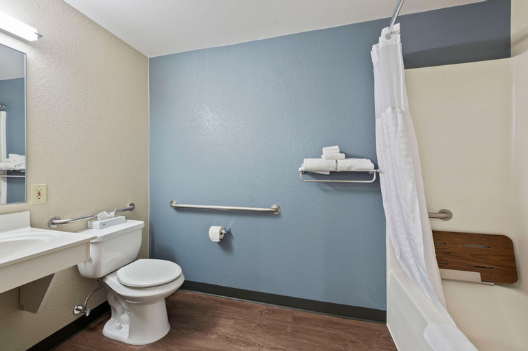 Bathroom 20