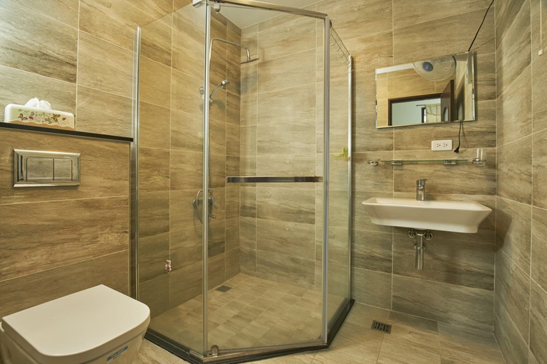 Bathroom 5, On The Side of The Water, Yilan