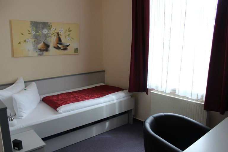 Bedroom 9