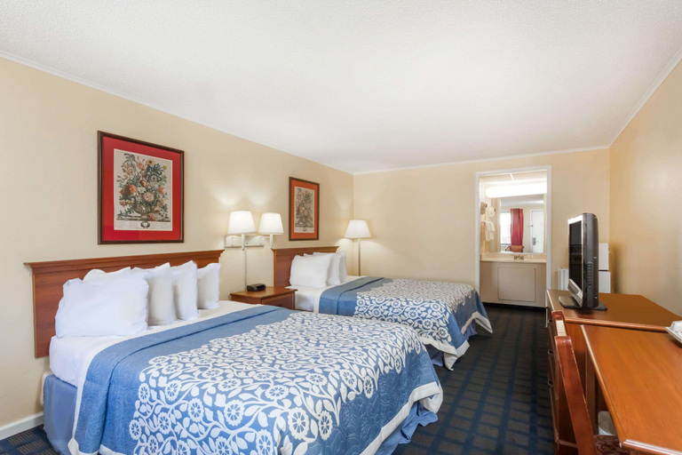 Bedroom 3, Days Inn by Wyndham Dover Downtown, Kent
